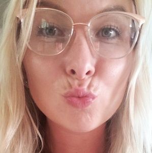 Meet Your Posher, Audra